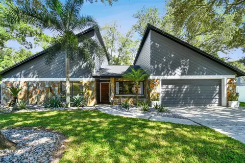 3202 Heatherbrook Way, Tampa, FL 33618
