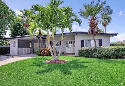 11380 9th St E, Treasure Island, FL 33706