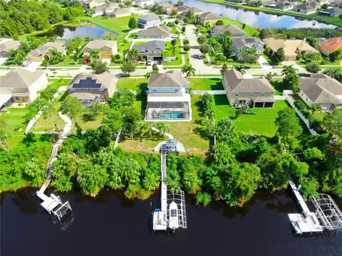 2602 Cumberland Cliff Dr, Ruskin, FL 33570