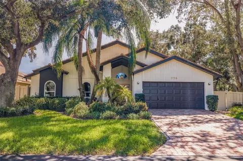720 White Sand Dr NE, Saint Petersburg, FL 33703