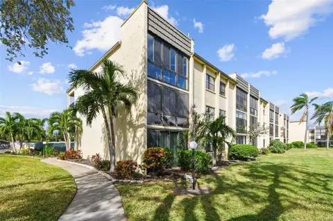 14130 Rosemary Ln #4201, Largo, FL 33774