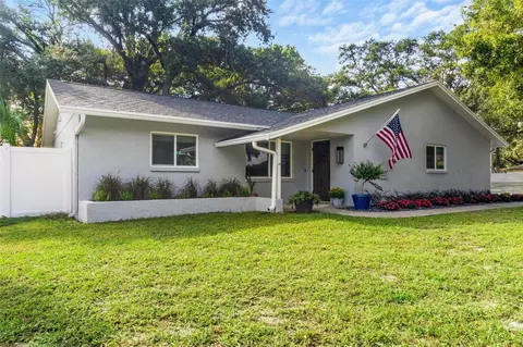 5761 72nd St N, Saint Petersburg, FL 33709