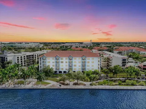 210 3rd St W #8302, Bradenton, FL 34205