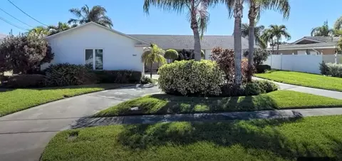 341 Palm Is NE, Clearwater Beach, FL 33767
