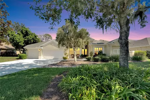 2206 Clubhouse Dr, Plant City, FL 33566