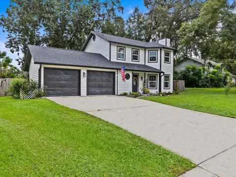 803 Old Darby St, Seffner, FL 33584
