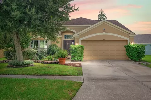 919 Summer Breeze Dr, Brandon, FL 33511
