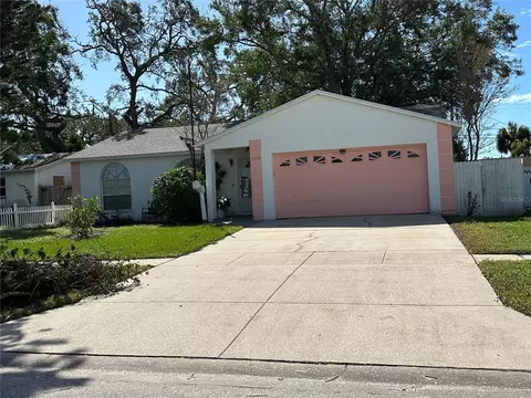9028 Southern Comfort Dr, Largo, FL 33773