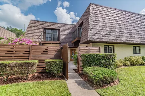 15440 E Pond Woods Dr, Tampa, FL 33618