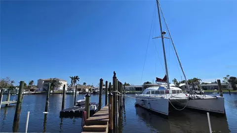 509 S Bayshore Dr, Madeira Beach, FL 33708