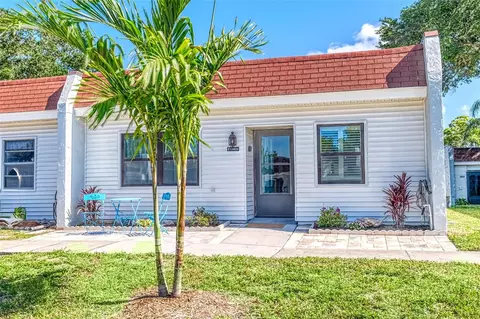 13809 Mission Oaks Blvd #F, Seminole, FL 33776