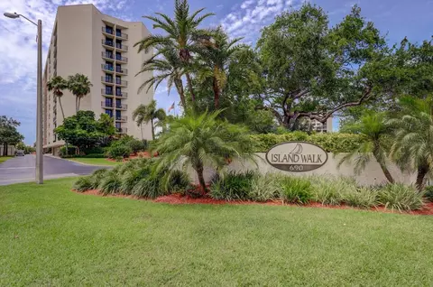 690 Island Way #812, Clearwater Beach, FL 33767