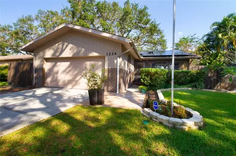 1224 Rosewood St, Largo, FL 33770