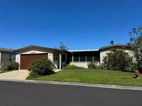 34303 Lodge Dr, Wesley Chapel, FL 33543