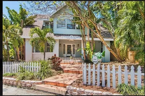 532 Beach Dr NE, Saint Petersburg, FL 33701