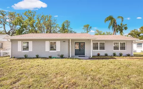 18721 Yocam Ave, Lutz, FL 33549