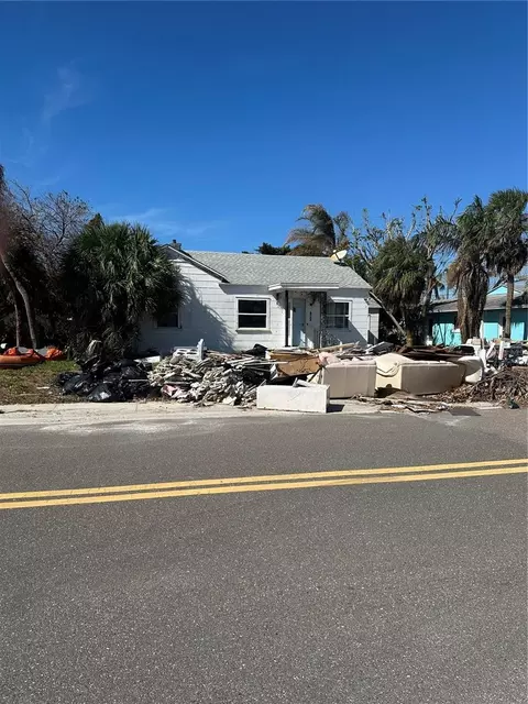 429 70th Ave, Saint Pete Beach, FL 33706