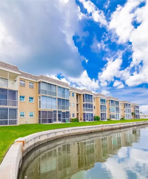 1 Boca Ciega Point Blvd #310, Saint Petersburg, FL 33708