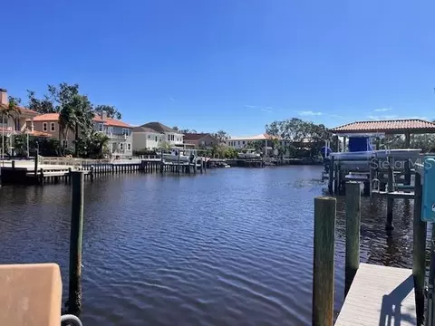 638 Riviera Dr, Tampa, FL 33606