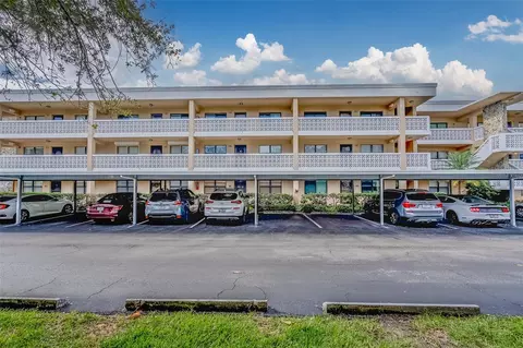 5095 Bay St NE #316, Saint Petersburg, FL 33703