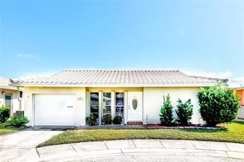 10617 Sandalwood Ct N, Pinellas Park, FL 33782