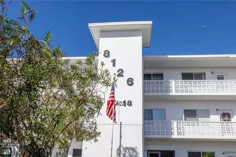 8126 112th St #101, Seminole, FL 33772