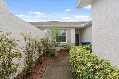 819 Tremont Greens Ln, Sun City Center, FL 33573