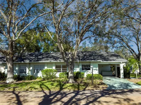 2132 Hailstone Cir #378, Sun City Center, FL 33573