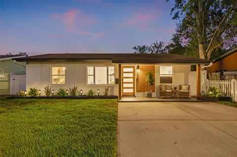 550 Northmoor Ave N, Saint Petersburg, FL 33702