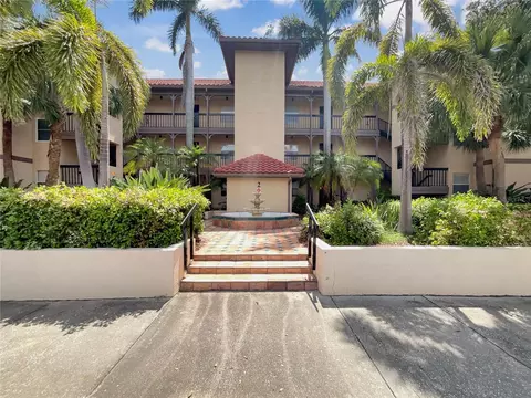 2400 Feather Sound Dr #211, Clearwater, FL 33762