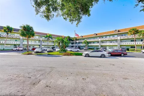 2447 Ecuadorian Way #49, Clearwater, FL 33763