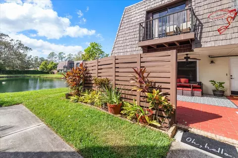 15224 W Pond Woods Dr #12, Tampa, FL 33618