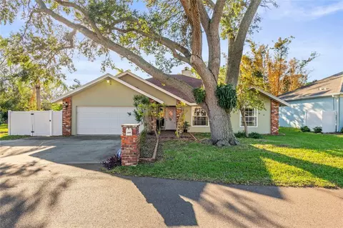 9800 W Bay St, Seminole, FL 33776