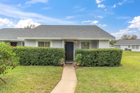12400 Dearborn Dr #F, Hudson, FL 34667