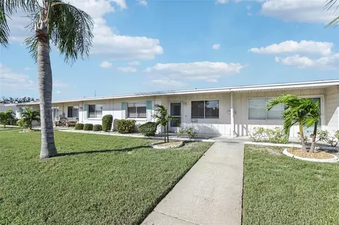 718 Augusta Dr, Sun City Center, FL 33573