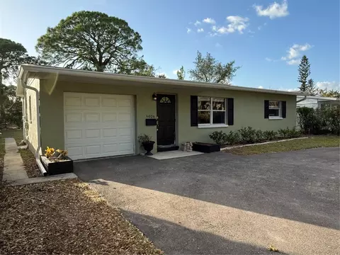 9026 1st St N, Saint Petersburg, FL 33702