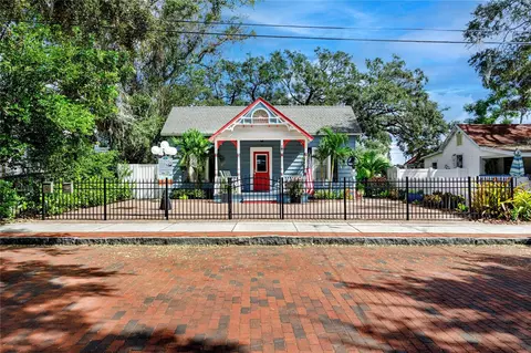 136 4th Ave N, Safety Harbor, FL 34695
