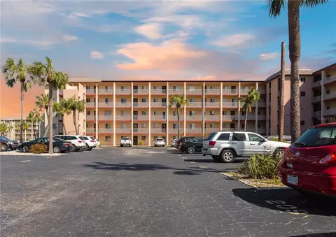 3975 Lake Bayshore Dr #F504, Bradenton, FL 34205