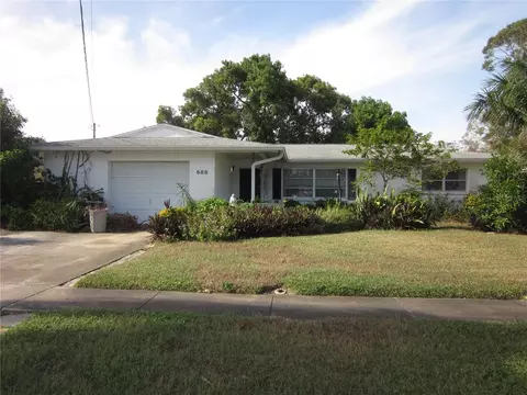 688 Gershwin Dr, Largo, FL 33771