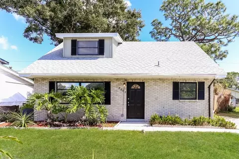 8665 92nd St, Seminole, FL 33777