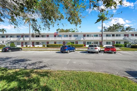 8425 112th St #109, Seminole, FL 33772