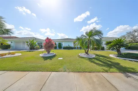 1630 Woodmar Dr, Sun City Center, FL 33573