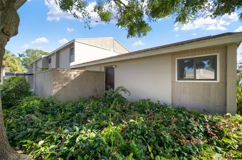 8702 Plum Ln, Temple Terrace, FL 33637