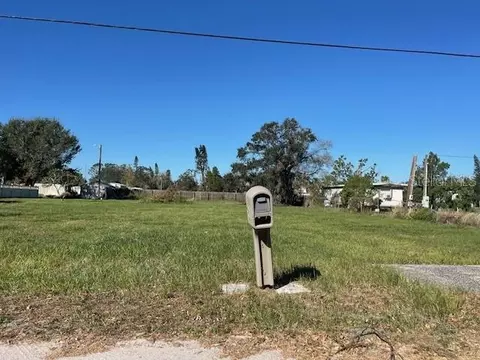 405 12th St, Wimauma, FL 33598