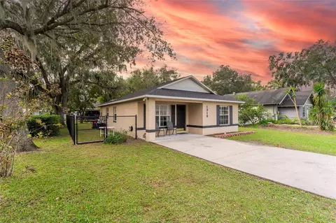 1319 E Calhoun St, Plant City, FL 33563