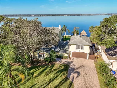 412 Shore Dr E, Oldsmar, FL 34677