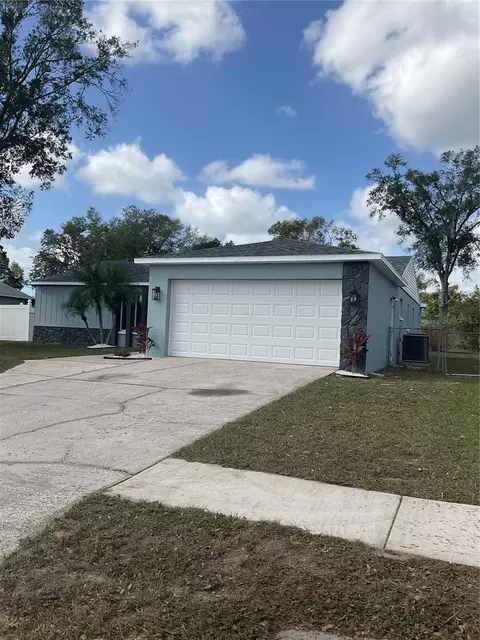 3513 King Richard Ct, Seffner, FL 33584