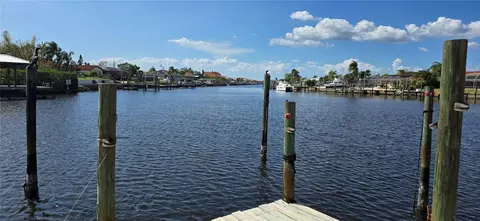 768 Kingston Ct, Apollo Beach, FL 33572