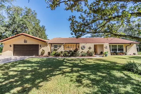 5122 Rolling Hills Ct, Temple Terrace, FL 33617