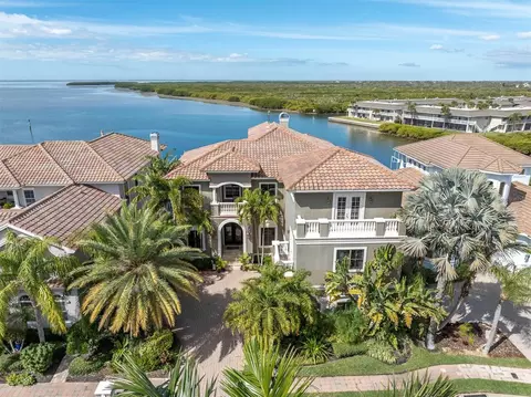 4118 Causeway Vista Dr, Tampa, FL 33615